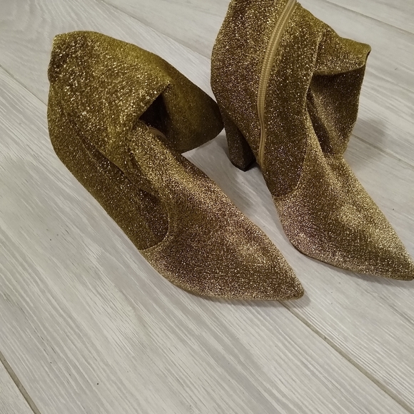 Shoes - Picture 4 of 5